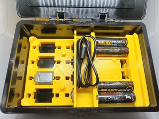 ケースにコードも入れてみる